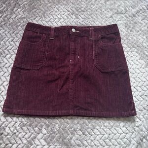 ⭐️⭐️⭐️Y2K Canyon River Blues mini corduroy burgundy mini skirt size 9
